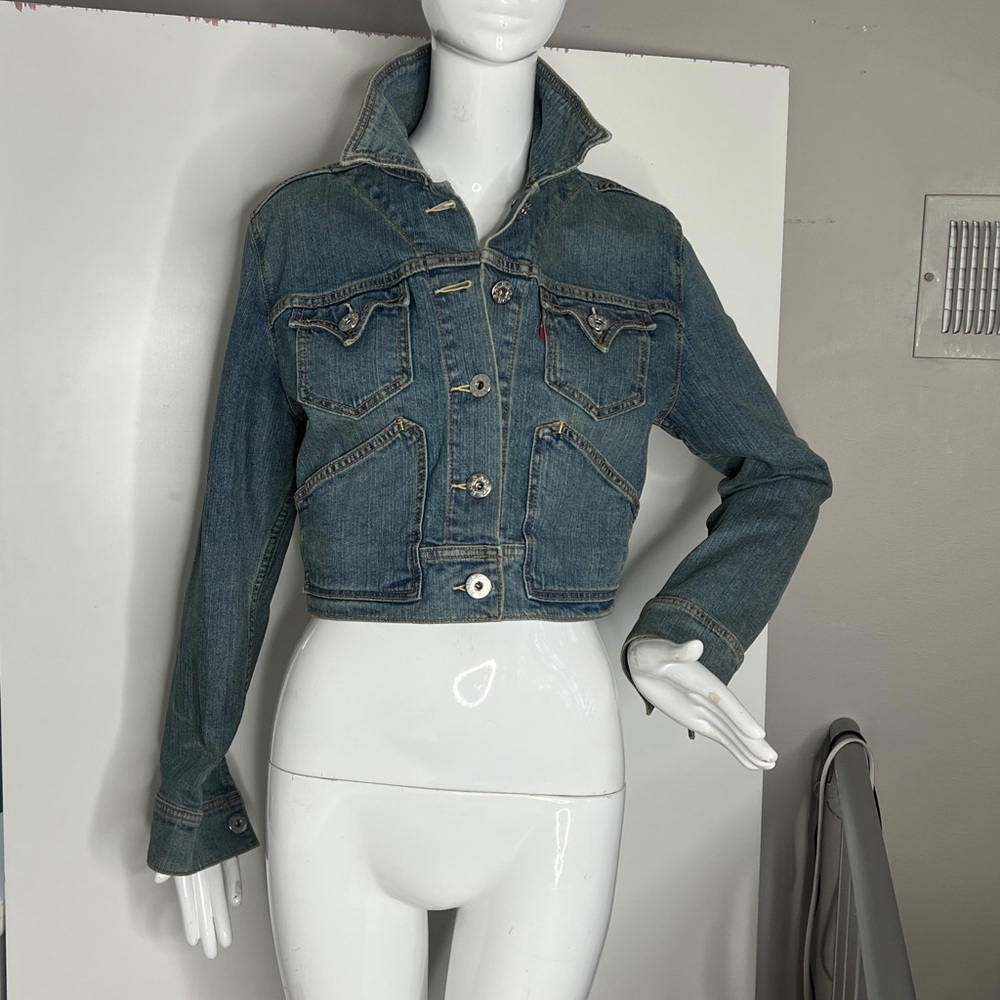 Levi’s Vintage Red Tab Sz L Cropped Cotton Soft Denim Jacket